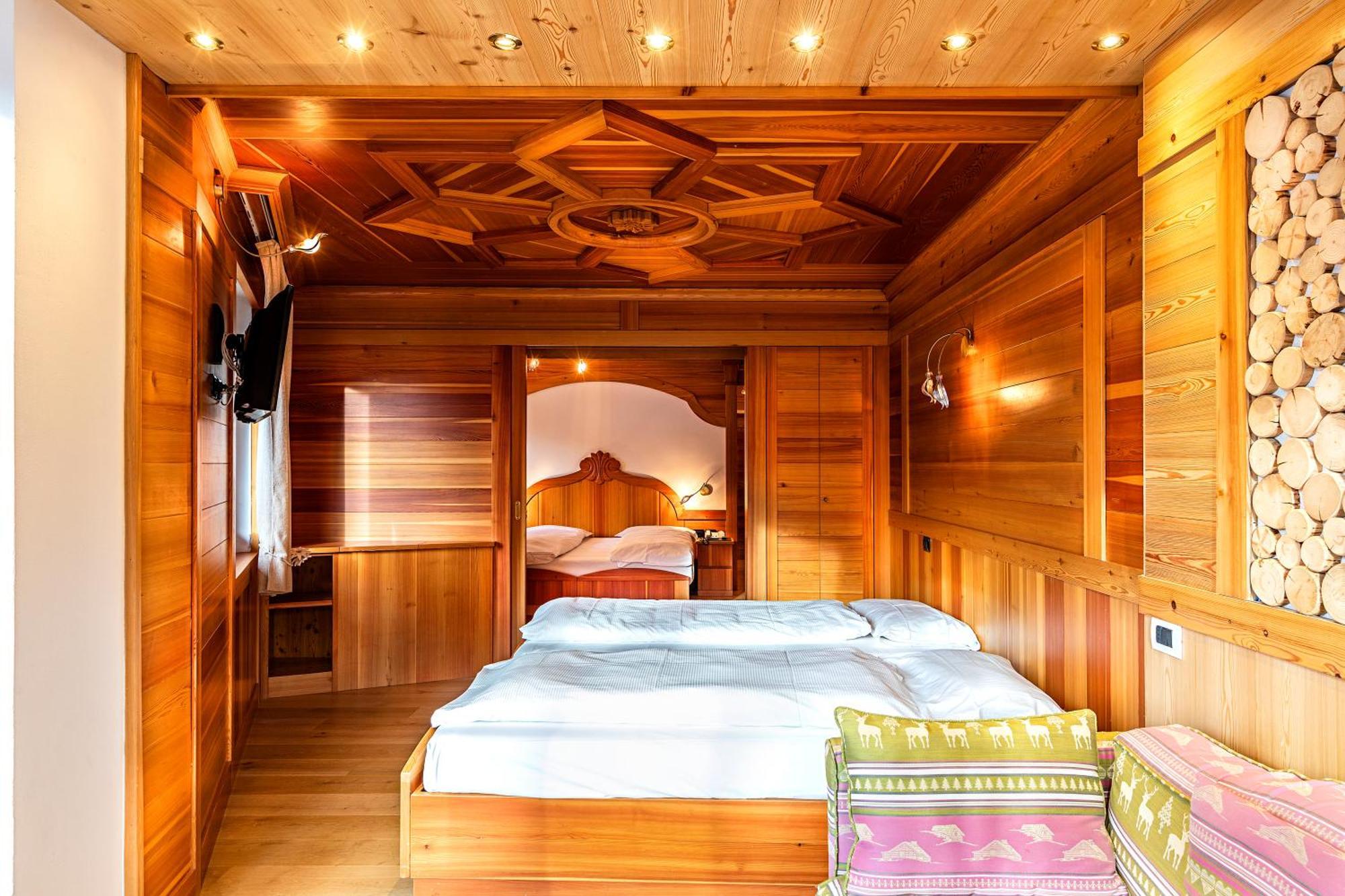 Hotel Dahu Мадонна-ди-Кампильо Экстерьер фото