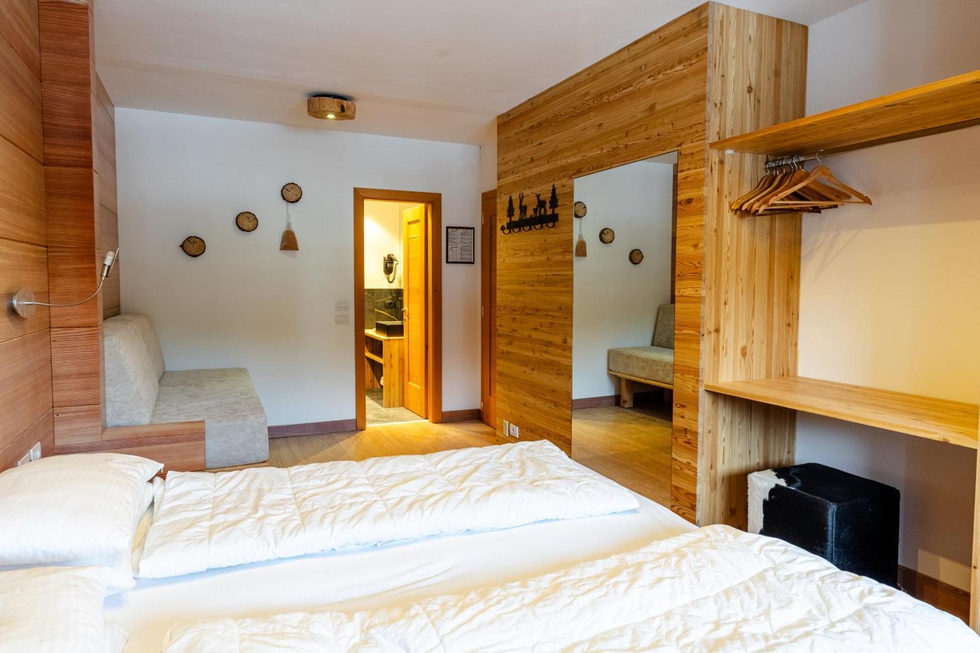 Hotel Dahu Мадонна-ди-Кампильо Экстерьер фото