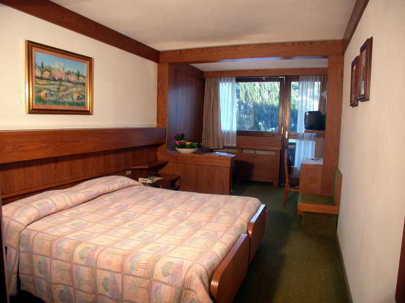 Hotel Dahu Мадонна-ди-Кампильо Экстерьер фото