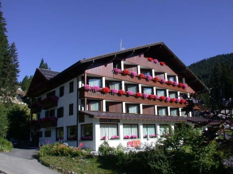 Hotel Dahu Мадонна-ди-Кампильо Экстерьер фото